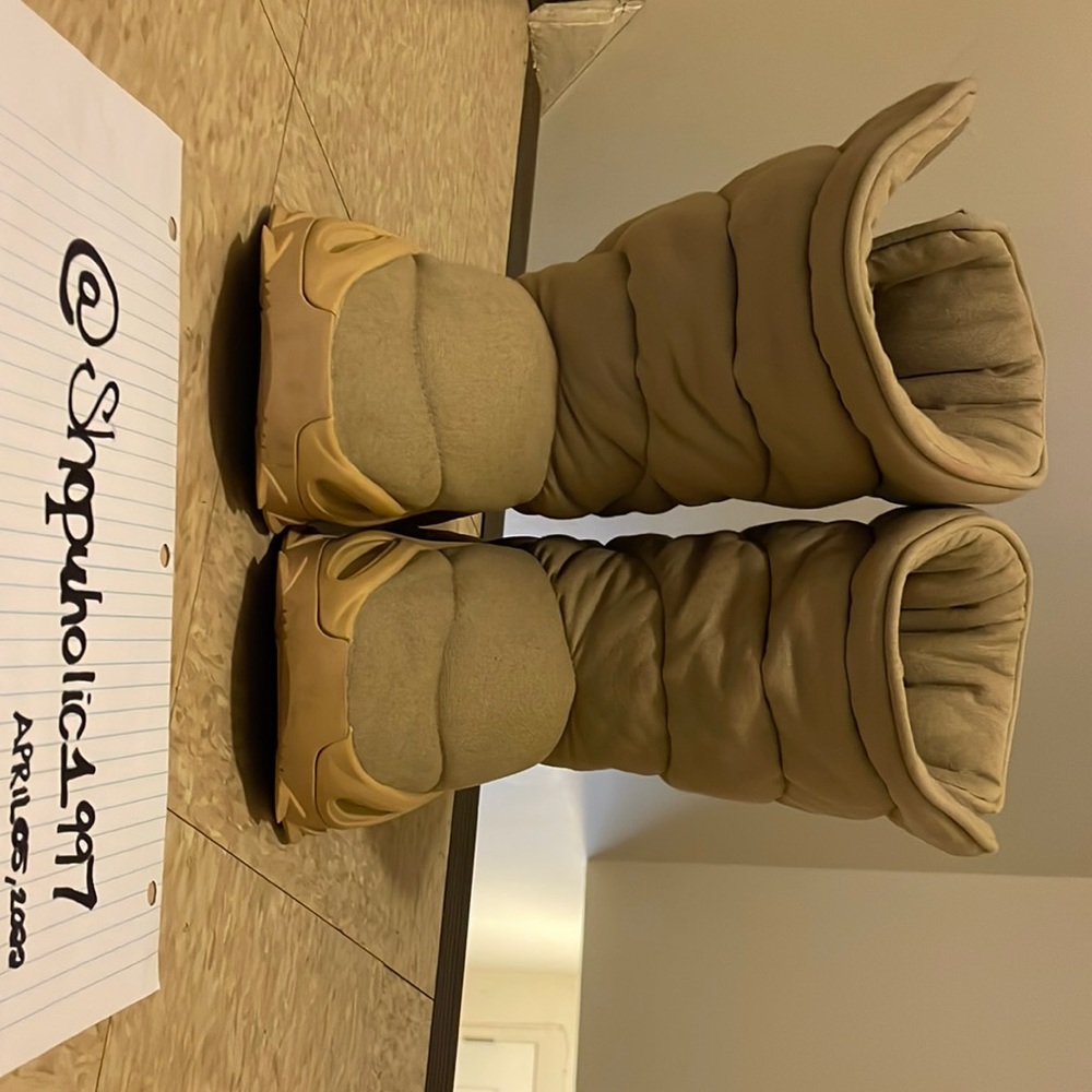Yeezy boots size 9